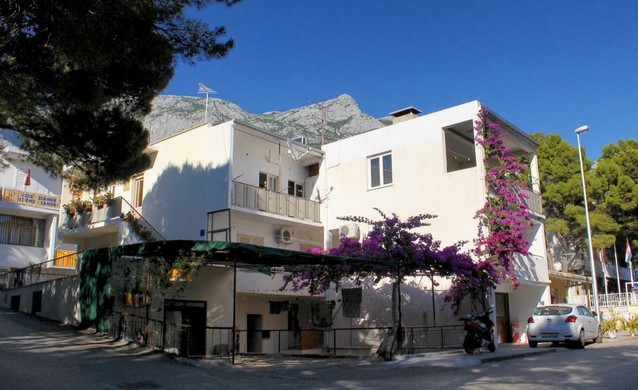 Modern Apartment With 3 Bedrooms Makarska Esterno foto