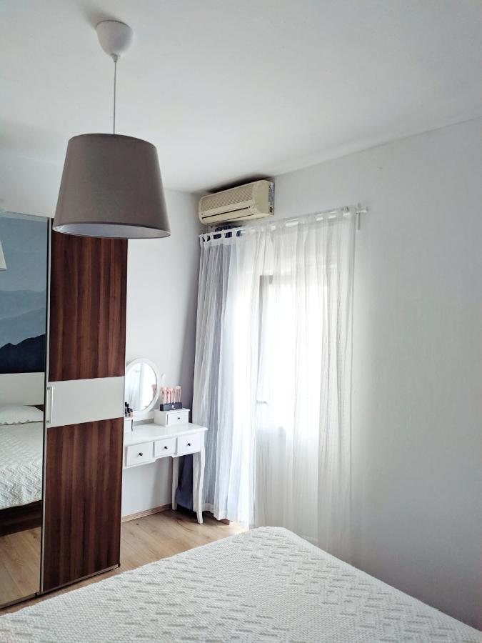 Modern Apartment With 3 Bedrooms Makarska Esterno foto