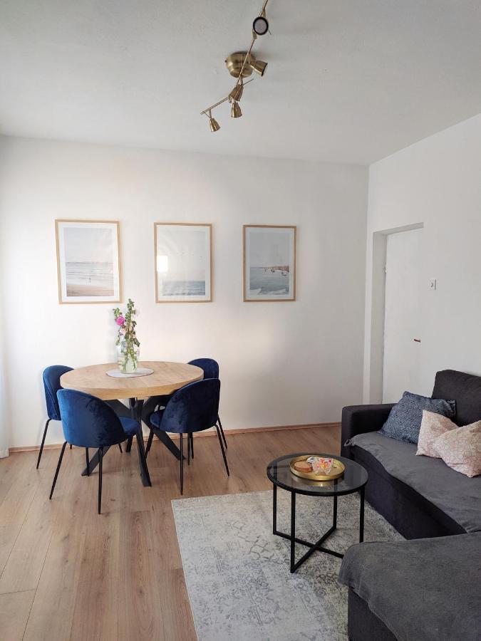Modern Apartment With 3 Bedrooms Makarska Esterno foto