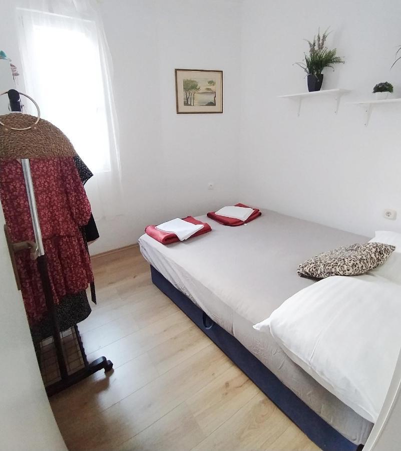 Modern Apartment With 3 Bedrooms Makarska Esterno foto